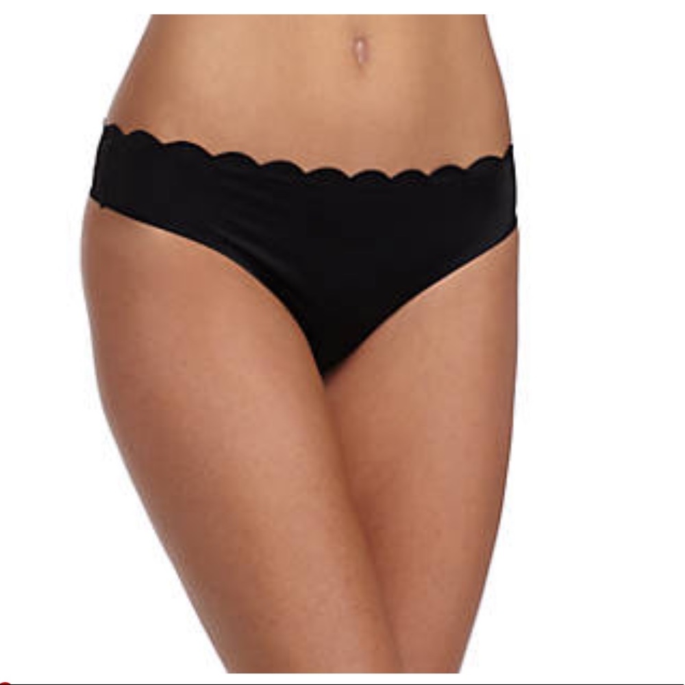 Sam Edelman black bonded scallop thong